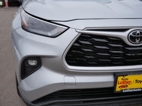 Certified 2024 Toyota Highlander LE image 17