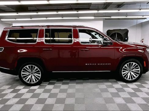 Used 2023 Jeep Grand Wagoneer Series III AWD/4WD image 15