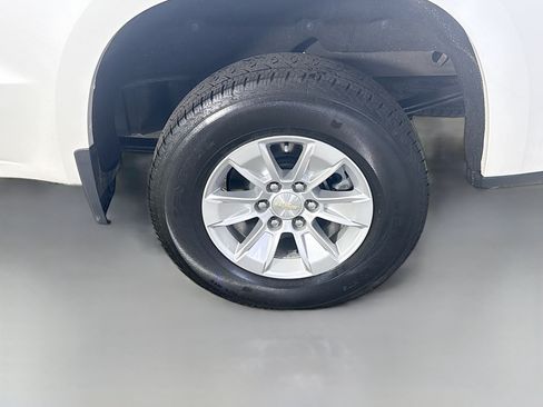 Used 2021 Chevrolet Silverado 1500 LT AWD/4WD image 37