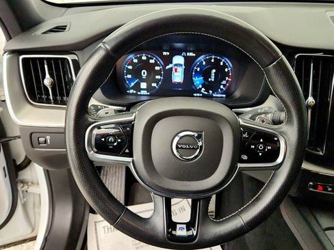 Used 2019 Volvo XC60 T6 R-Design AWD/4WD image 13