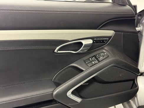 Certified 2024 Porsche 718 Boxster image 15