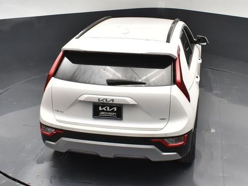 Used 2025 Kia Niro EX FWD image 44