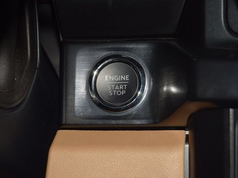 Used 2024 Ford F250 Lariat w/ Lariat Ultimate Package AWD/4WD image 38