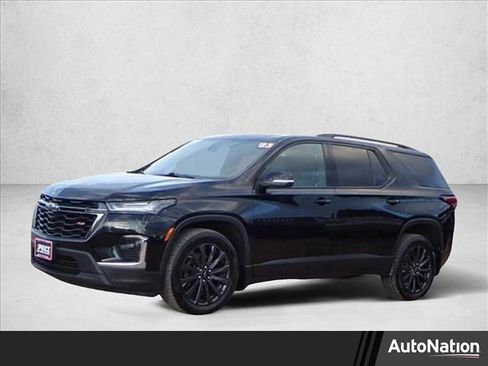 Used 2023 Chevrolet Traverse RS image 1