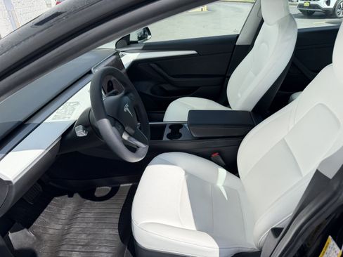 Used 2021 Tesla Model 3 Long Range AWD/4WD image 11