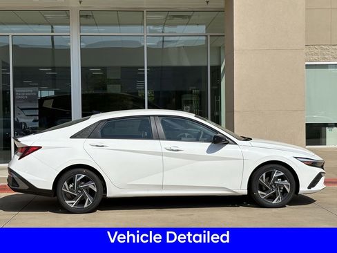 New 2025 Hyundai Elantra Sport image 3