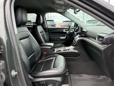 Certified 2023 Ford Explorer XLT w/ Equipment Group 202A AWD/4WD image 30