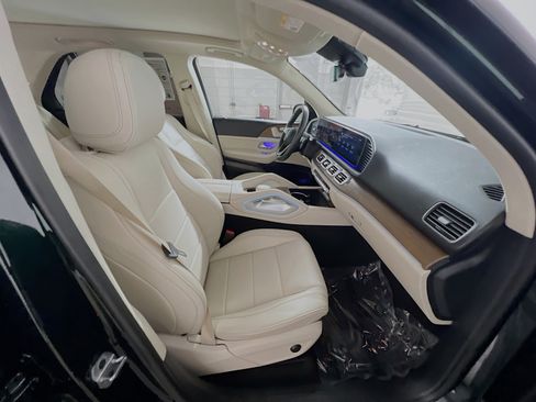 Used 2024 Mercedes-Benz GLE 350 4MATIC w/ AMG Line Exterior image 31