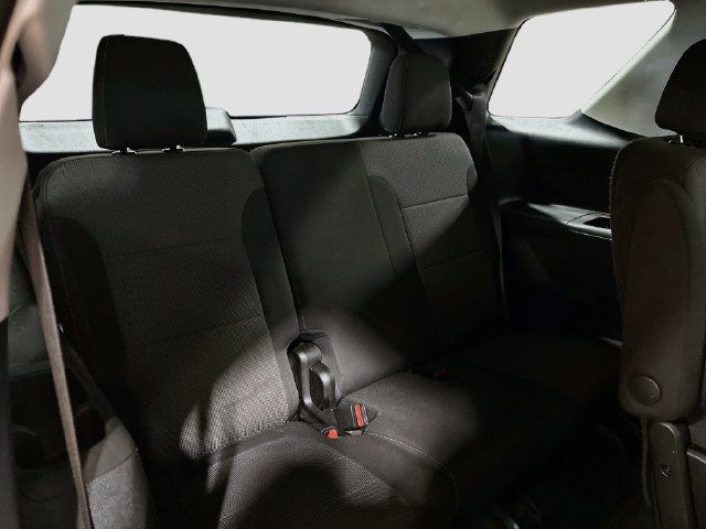 Used 2020 Chevrolet Traverse LT w/ LPO, Blackout Package FWD image 23
