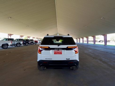 Used 2022 GMC Acadia SLT w/ Elevation Edition image 3