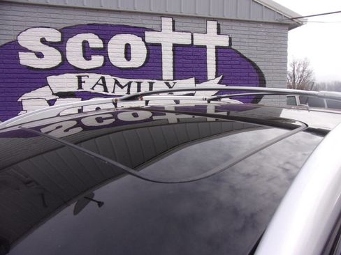 Used 2013 Nissan Rogue SL image 2