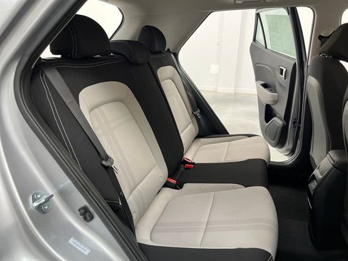 Used 2025 Hyundai Venue SEL FWD image 21