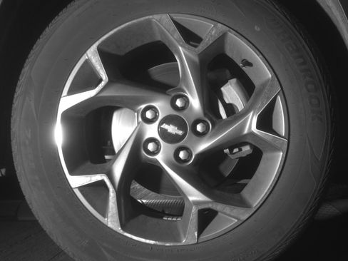 Used 2025 Chevrolet Trax LT FWD image 13