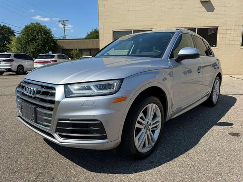 Used 2018 Audi Q5 2.0T Premium Plus w/ Premium Plus Package AWD/4WD image 3