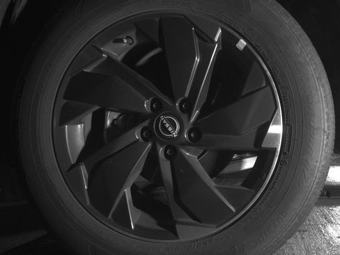 Used 2025 Nissan Rogue SV image 14