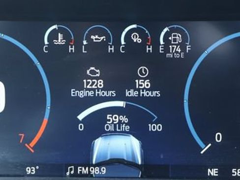 Used 2022 Ford F150 Limited AWD/4WD image 9
