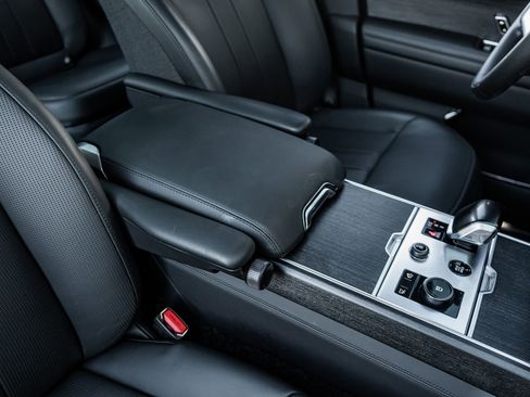 Used 2023 Land Rover Range Rover SV image 49