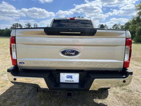 Used 2018 Ford F250 Lariat w/ Lariat Ultimate Package AWD/4WD image 6