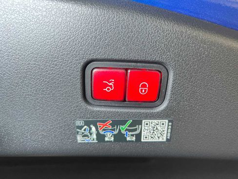 New 2025 Mercedes-Benz CLE 300 4MATIC Coupe image 16