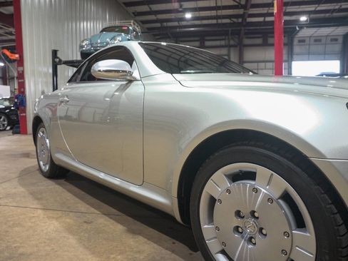 Used 2004 Lexus SC 430 Convertible RWD image 39
