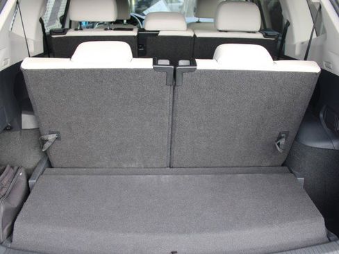 Used 2018 Volkswagen Tiguan SE w/ Panoramic Sunroof Package image 15