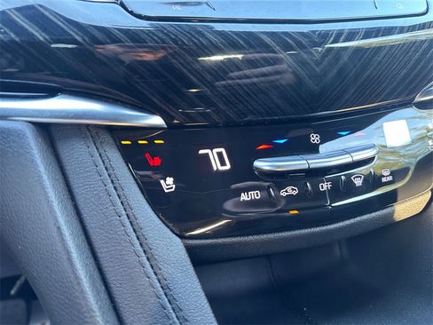 Used 2025 Cadillac XT6 Premium Luxury image 24