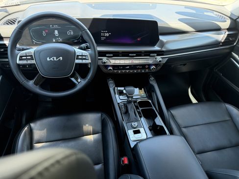 Certified 2025 Kia Telluride S FWD image 14
