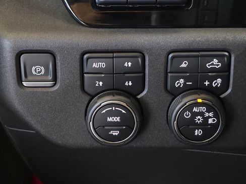 Used 2023 Chevrolet Silverado 1500 ZR2 w/ Technology Package AWD/4WD image 38