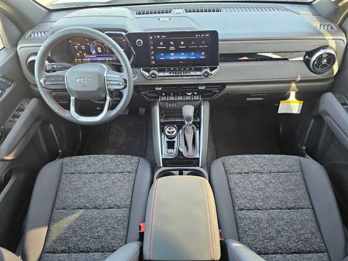 New 2025 Chevrolet Colorado Z71 w/ Technology Package image 19