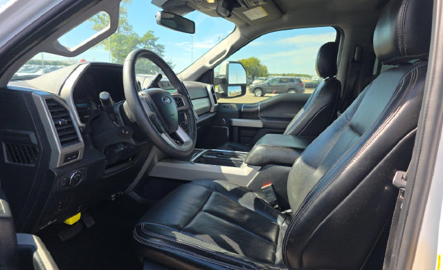 Used 2020 Ford F250 Lariat w/ Lariat Value Package AWD/4WD image 2