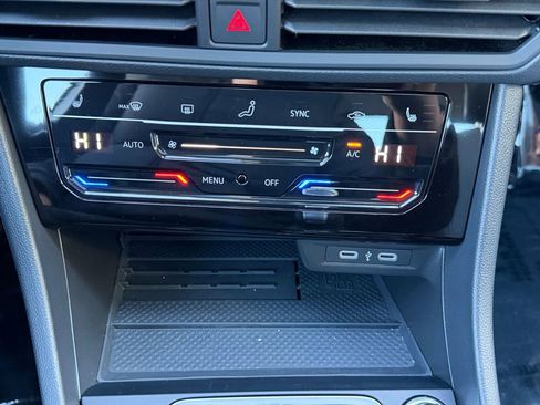 Used 2025 Volkswagen Jetta SE image 22