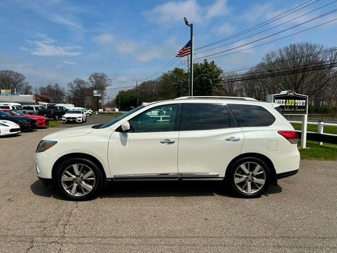 Used 2016 Nissan Pathfinder Platinum image 5