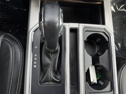 Used 2020 Ford F150 Lariat w/ Trailer Tow Package image 35