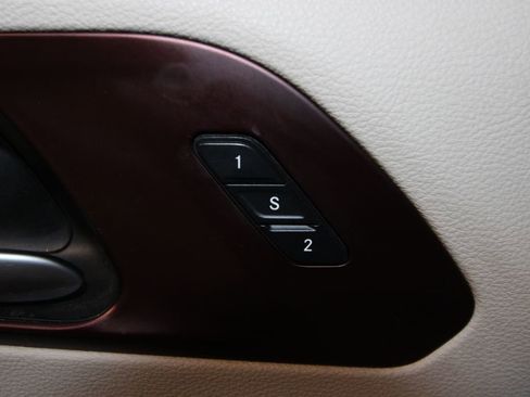 Used 2017 Chrysler Pacifica Limited w/ UConnect Theater Package image 9