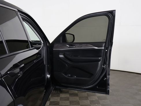 Used 2023 Jeep Grand Cherokee Limited AWD/4WD image 20