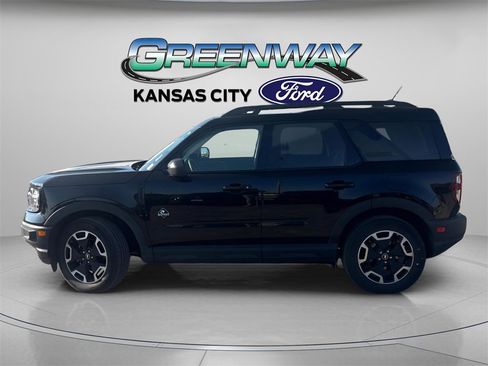 Used 2024 Ford Bronco Sport Outer Banks w/ Tech Package image 3