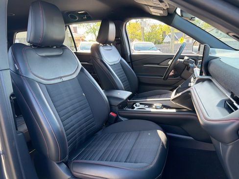 Used 2025 Ford Explorer ST-Line AWD/4WD image 26