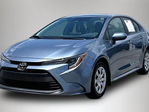 Used 2025 Toyota Corolla LE FWD image 2