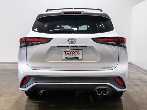 Certified 2026 Toyota Highlander XSE AWD/4WD image 8