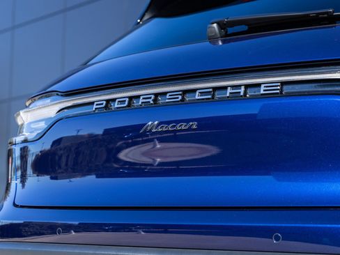 Certified 2025 Porsche Macan image 15