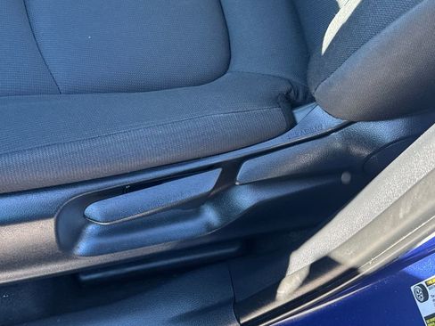 Used 2023 Toyota Corolla Cross LE image 46