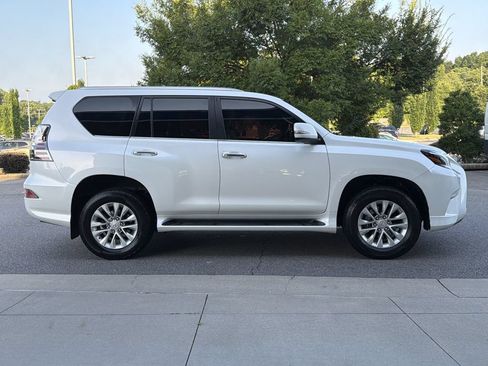 Used 2021 Lexus GX 460 Premium w/ Premium Package AWD/4WD image 3