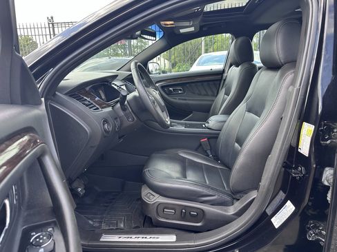 Used 2019 Ford Taurus Limited w/ Driver Assist Package FWD image 12