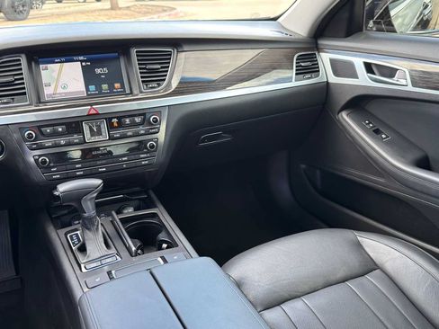 Used 2020 Genesis G80 3.8 RWD image 31