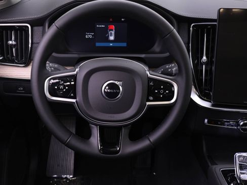New 2026 Volvo XC90 B6 Plus w/ Protection Package Premier image 15