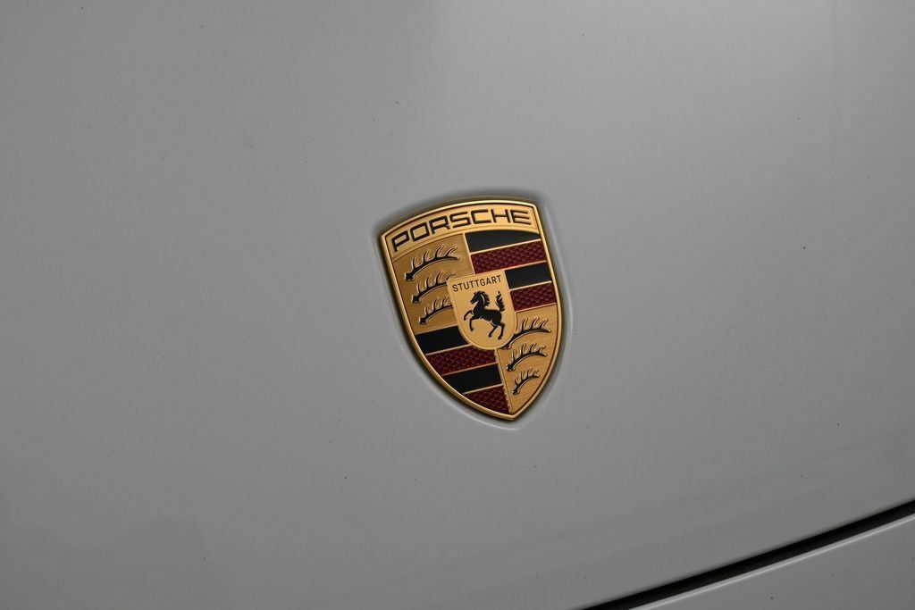 Certified 2025 Porsche Macan 4S Electric AWD/4WD image 13