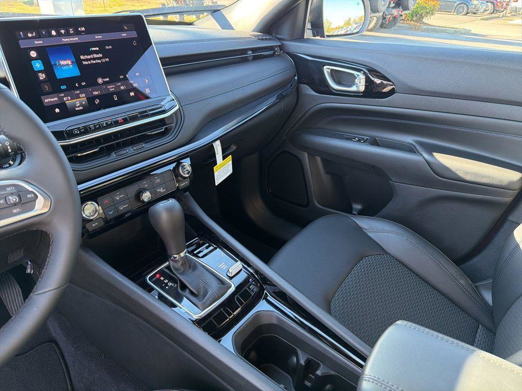 New 2026 Jeep Compass Latitude AWD/4WD image 29