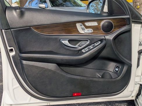 Used 2018 Mercedes-Benz C 300 4MATIC Sedan image 9