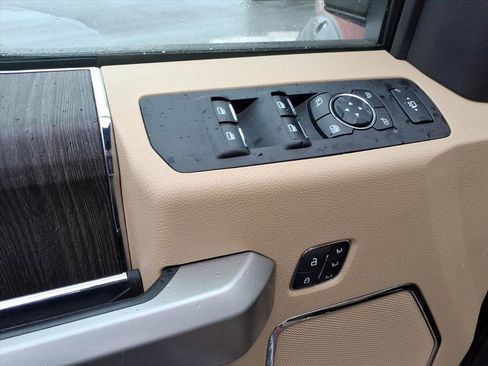 Used 2020 Ford F350 Lariat w/ Chrome Package image 12