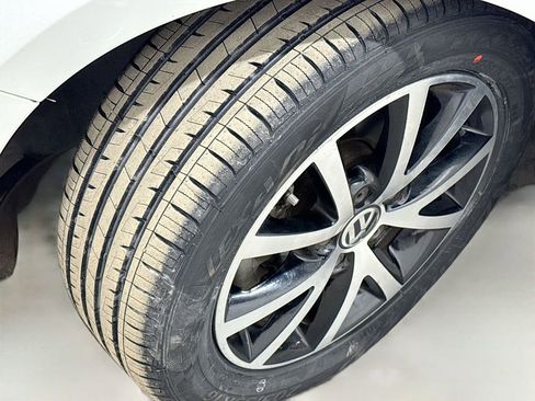 Used 2017 Volkswagen Jetta SE image 34